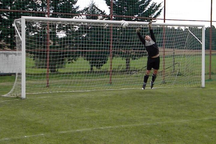 Pouťouvý fotbálek - "staří vs mladí"... foto: Petr Vlasák 012