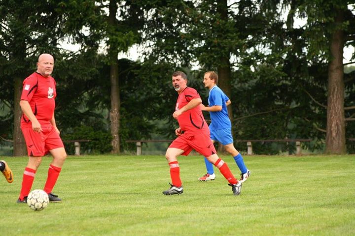 - pouťový fotbálek "staří" vs "mladí" 005