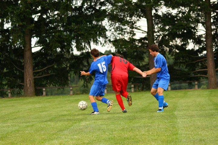 - pouťový fotbálek "staří" vs "mladí" 008